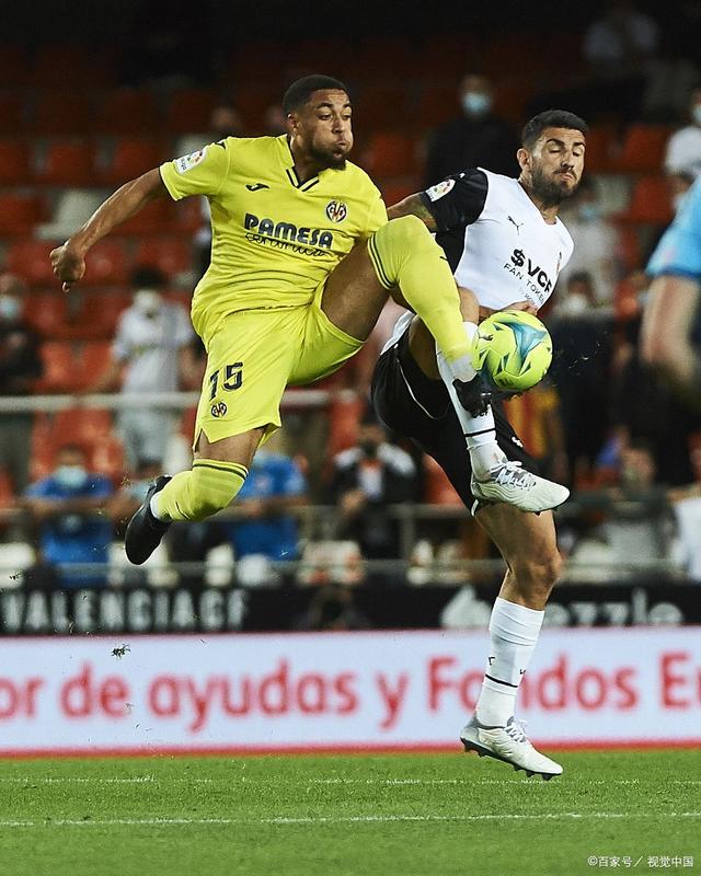 包含比利亚雷亚尔击败对手，保持不败战绩的词条