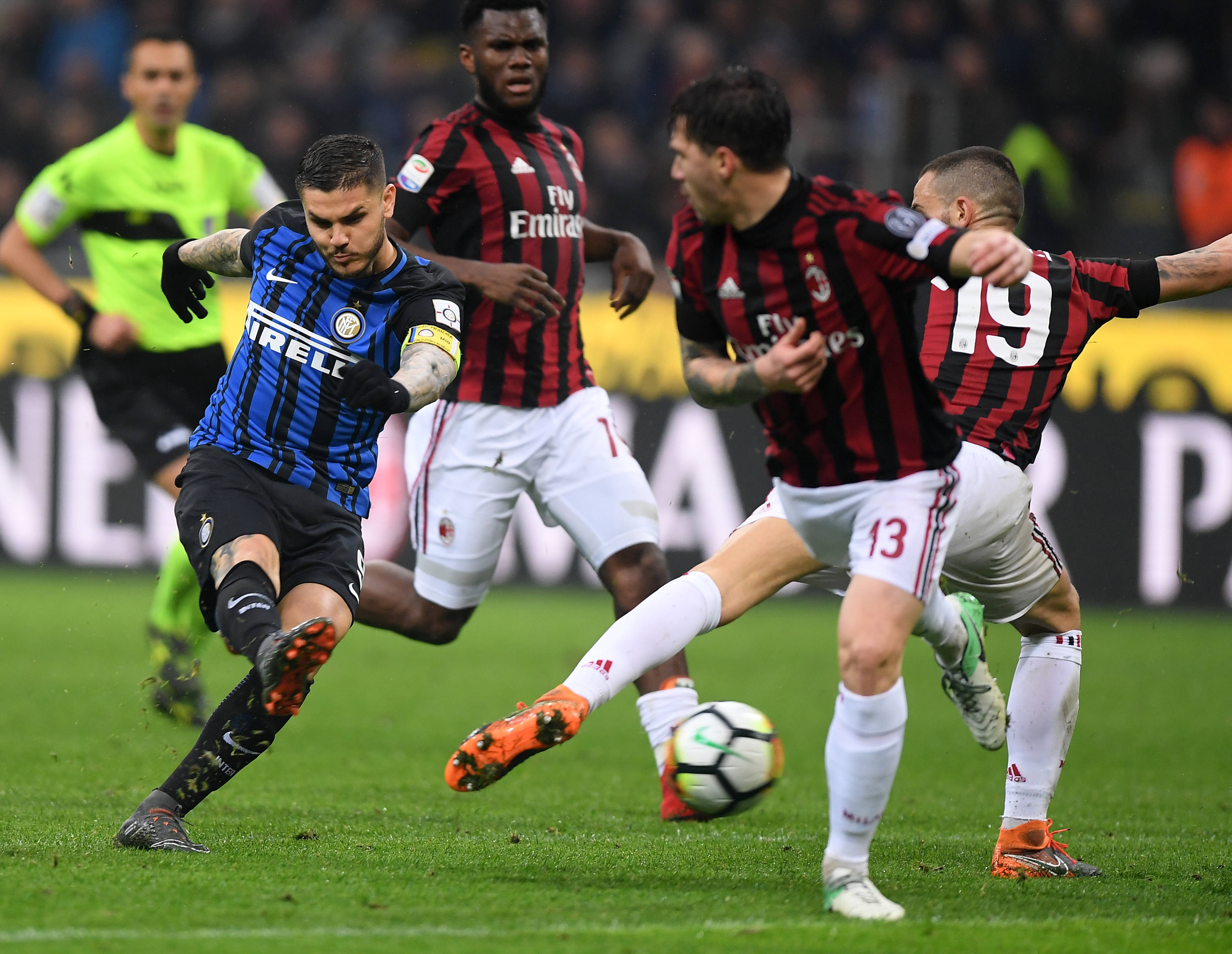 埃弗顿迎战AC米兰，谋求晋级