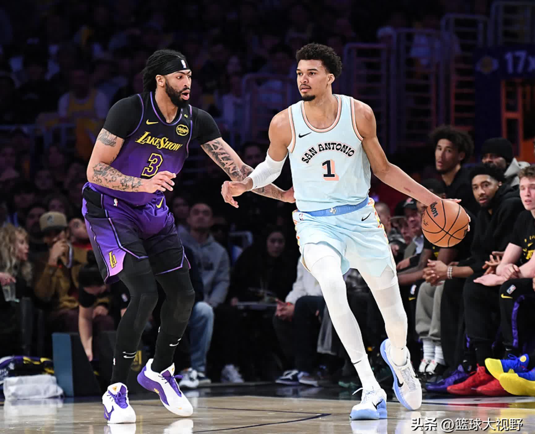 九游体育入口-湖人击败马刺，总决赛大比分领先