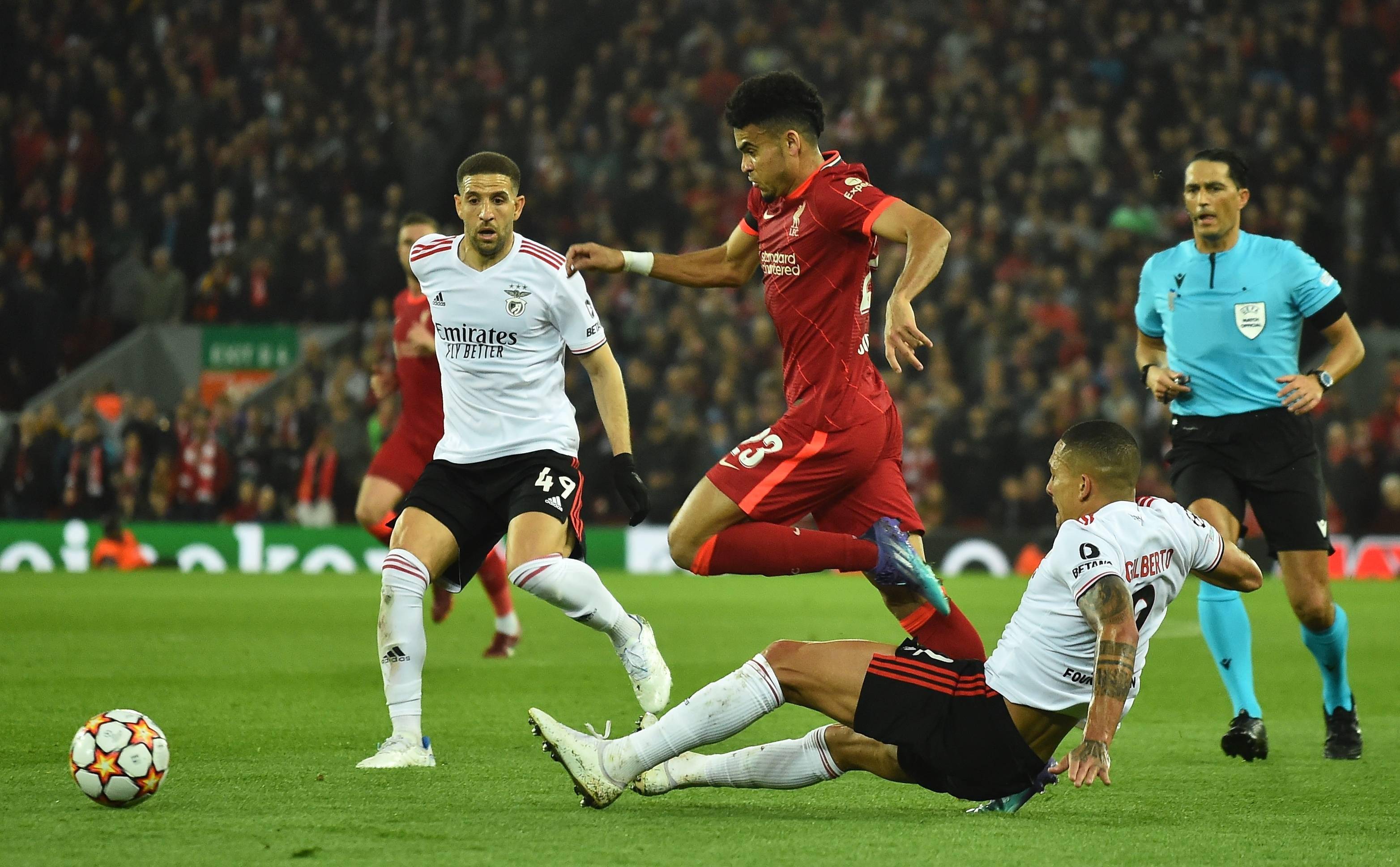 利物浦凭借客场优势，晋级欧冠四强的简单介绍